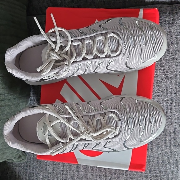 New Nike Air Max Plus - Picture 3 of 7